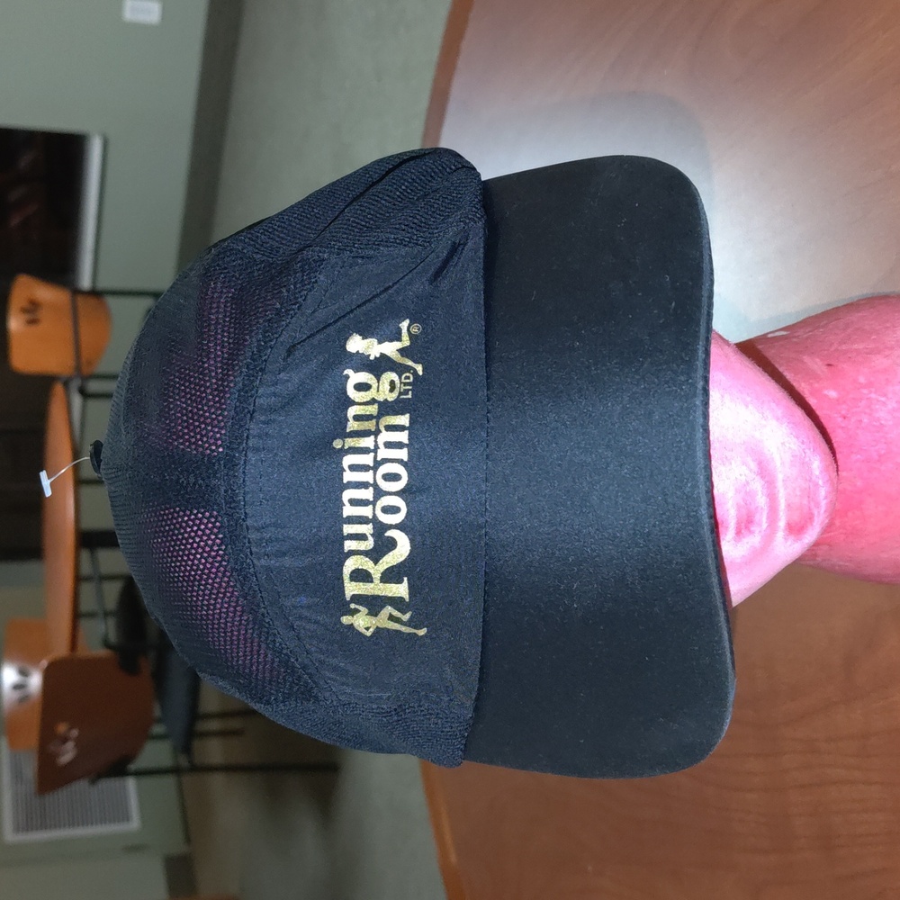 Running Room 5 Panel Strap-on Mesh Black Strap-on Unisex Hat Cap OS